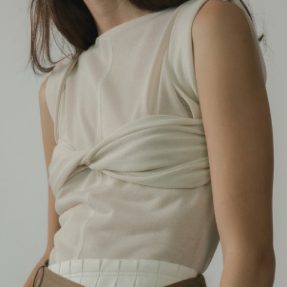 VORANIDA- DIANA BLOUSE - IVORY S/L FRONT TWIST TOP-
